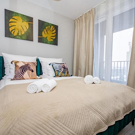 Inpoint Zablocie Modern Apartments For Work&Travel Краків Екстер'єр фото