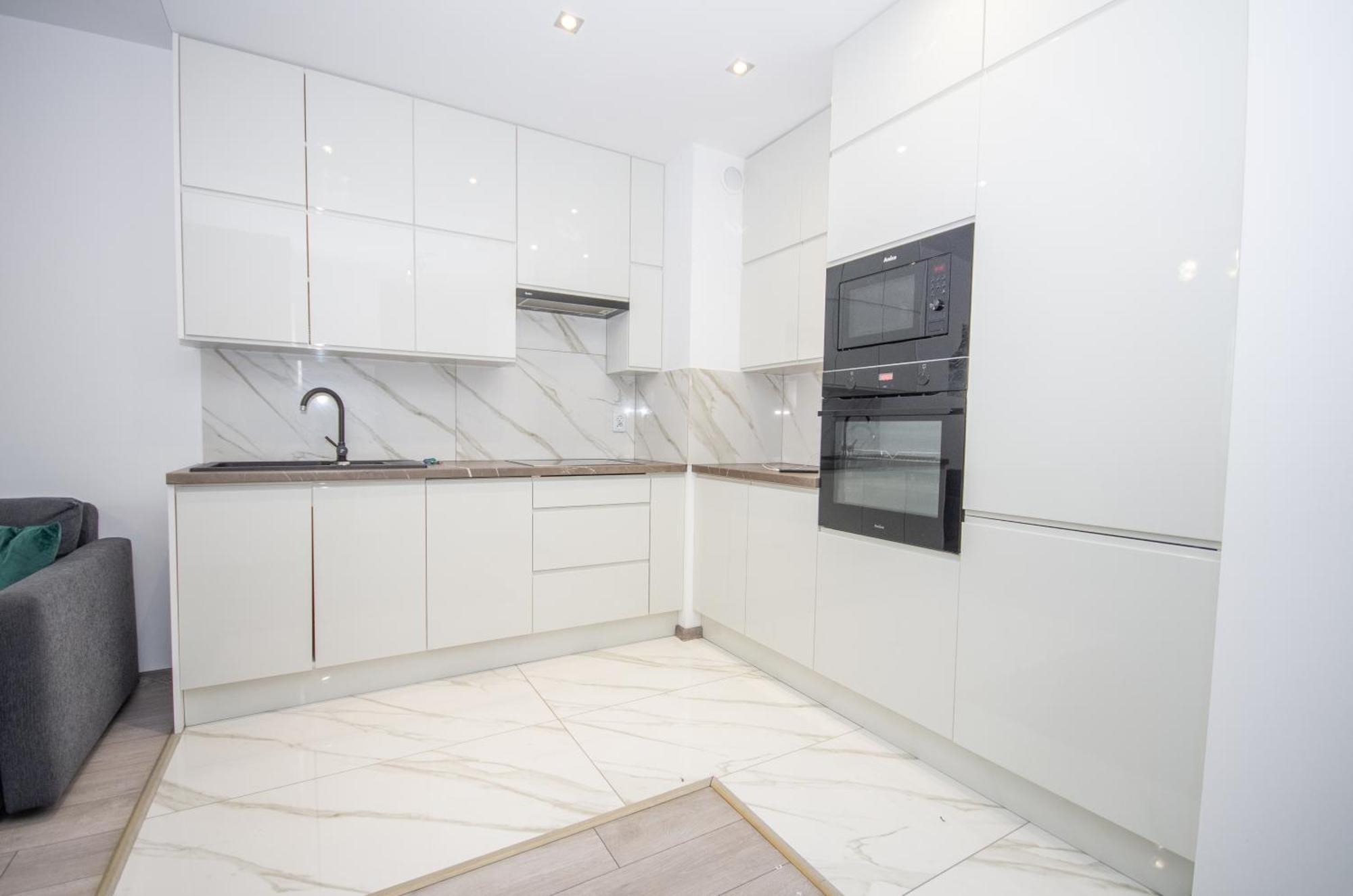 Inpoint Zablocie Modern Apartments For Work&Travel Краків Екстер'єр фото