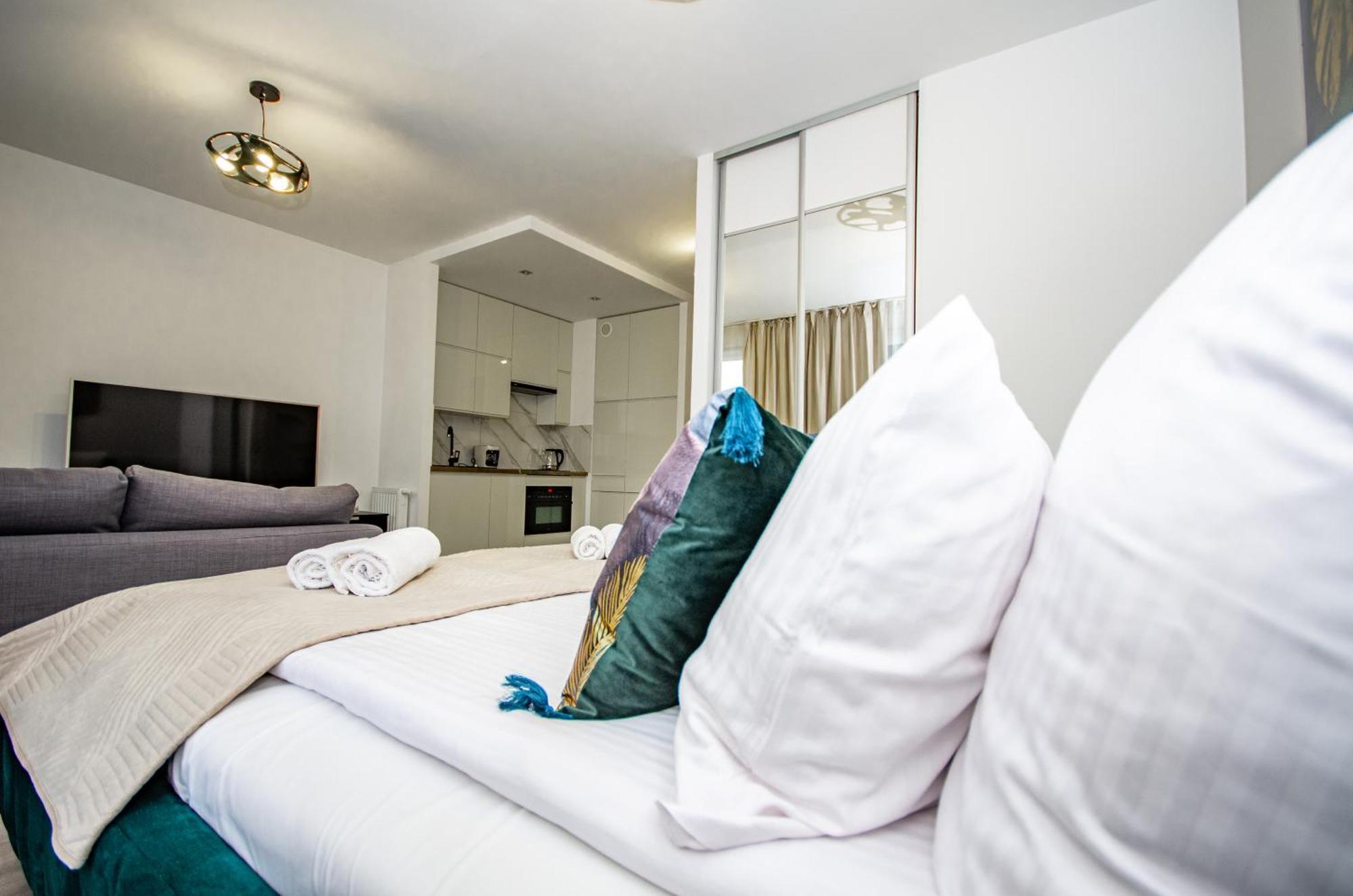 Inpoint Zablocie Modern Apartments For Work&Travel Краків Екстер'єр фото