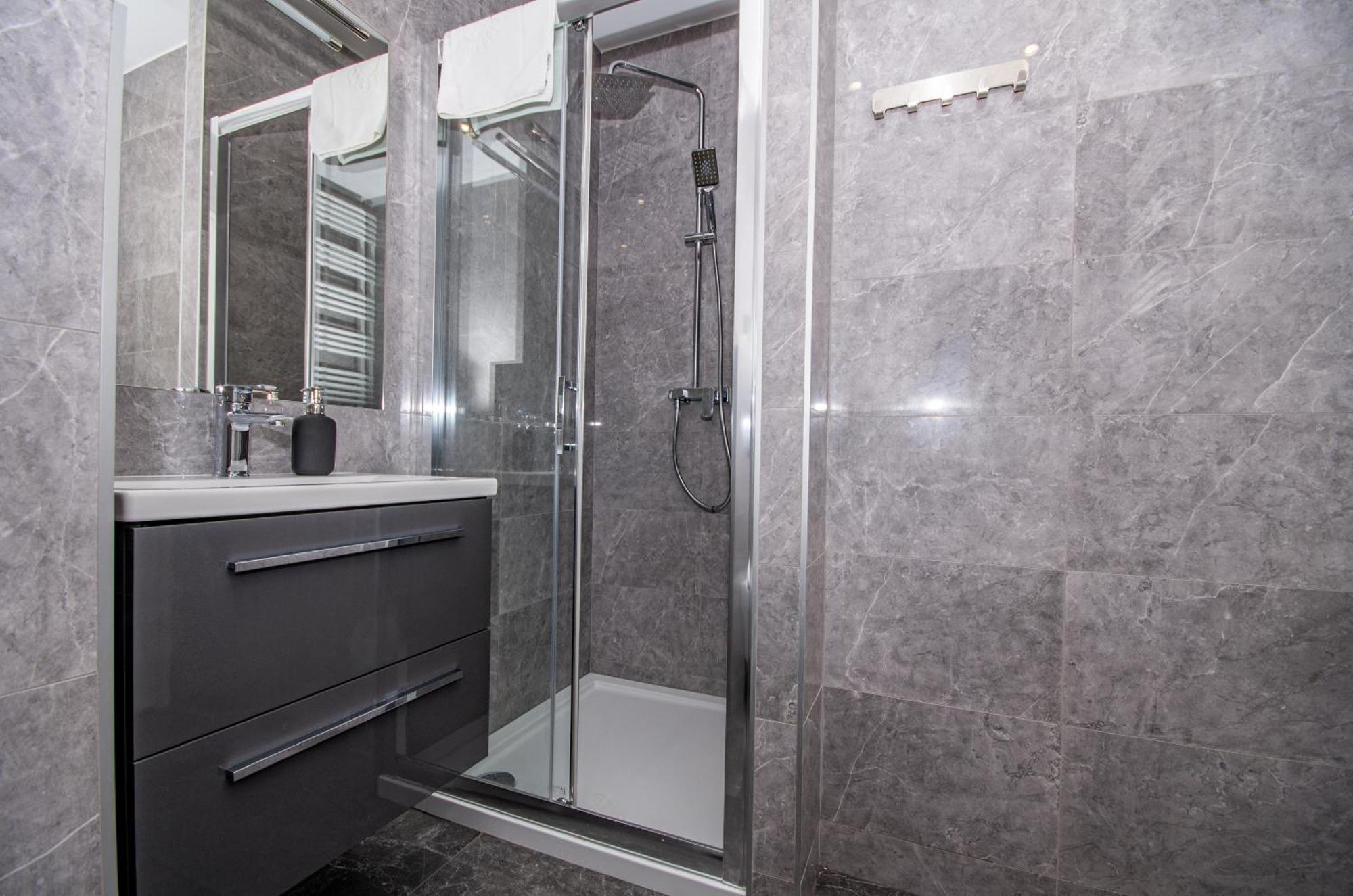 Inpoint Zablocie Modern Apartments For Work&Travel Краків Екстер'єр фото