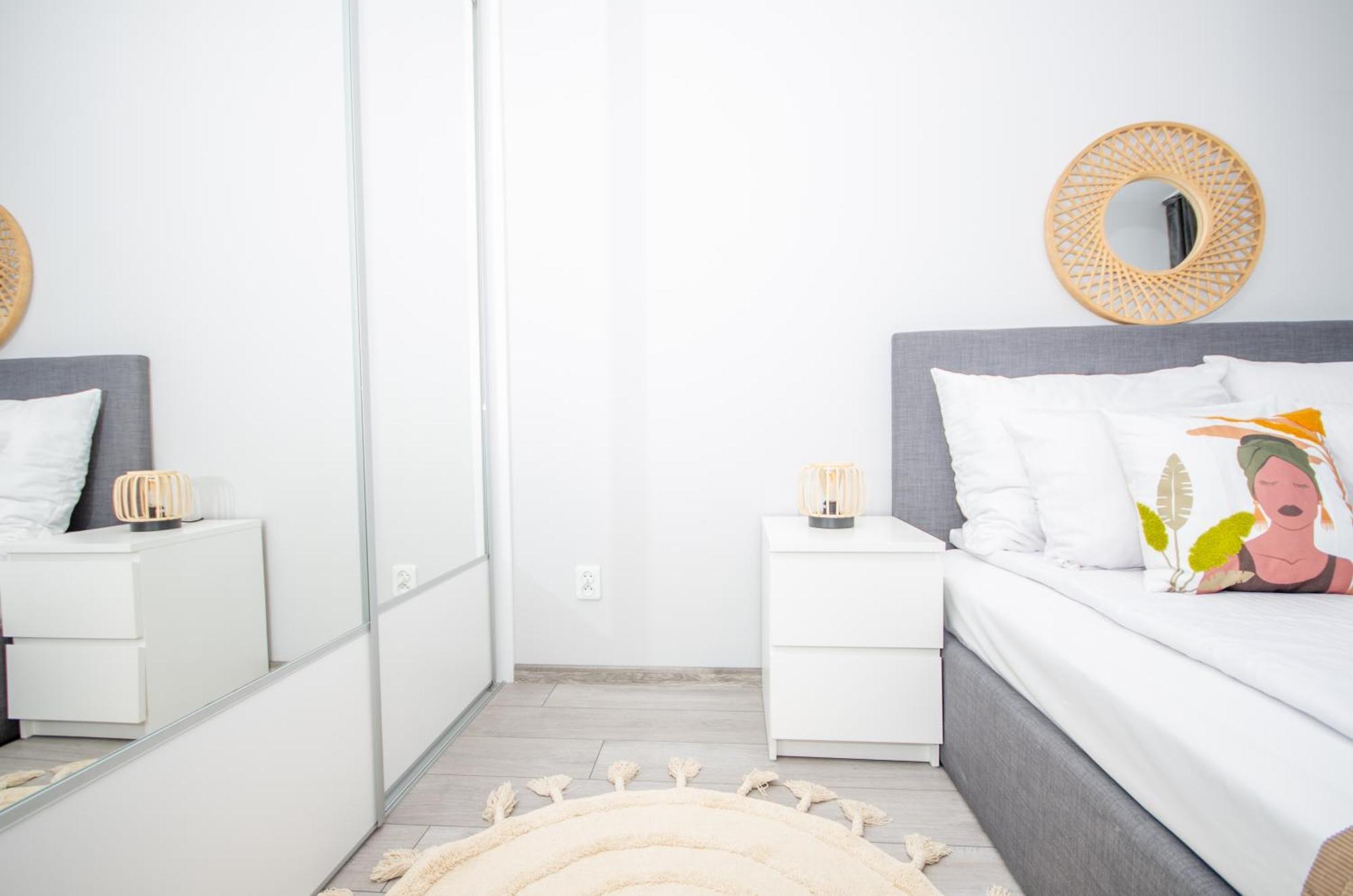 Inpoint Zablocie Modern Apartments For Work&Travel Краків Екстер'єр фото