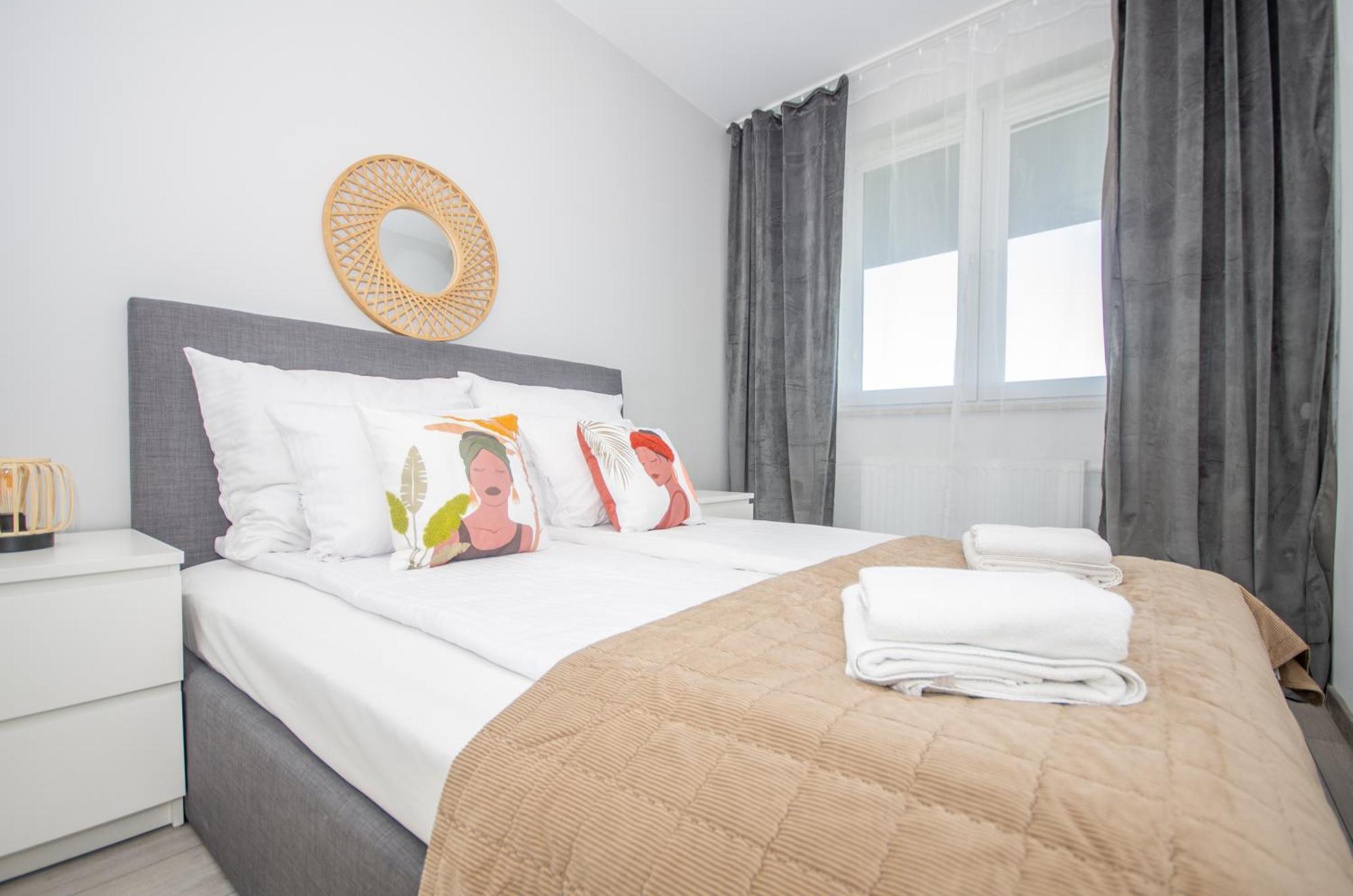 Inpoint Zablocie Modern Apartments For Work&Travel Краків Екстер'єр фото